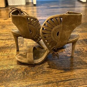 Tory Burch Leyla Heels (LIKE NEW)